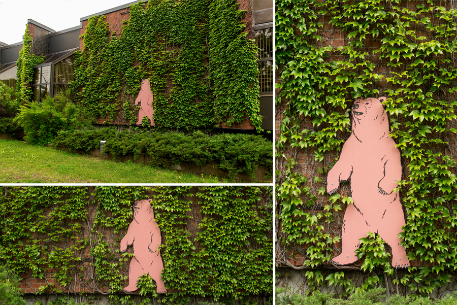 L’Ours, Maison de la culture Mercier (Montréal), Estampe numérique sur panneau de bois/Digital print on wood panel, 215 X 115 cm, 2017.